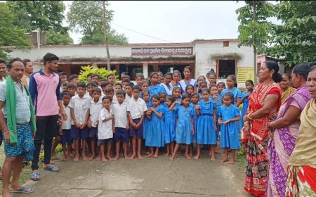 ପ୍ରଧାନ ଶିକ୍ଷକ ବଦଳି ପ୍ରତିବାଦରେ ତାଲା ପକାଇଲେ ଗ୍ରାମବାସୀ