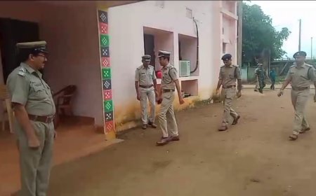 ଘଣ୍ଟାପଡ଼ା ଥାନା ଓ ବିଏସ୍‌ଏଫ କ୍ୟାମ୍ପକୁ ପରିଦର୍ଶନ କଲେ ପୁଲିସ ଆଇଜି,