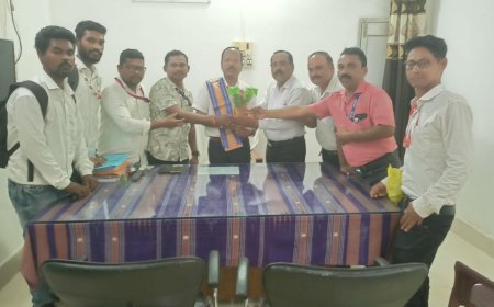 ଜିଲ୍ଲାପାଳ ଓ ଡି ଆଇ ପି ଆର୍ ଓ ଙ୍କୁ ସାମ୍ବାଦିକଙ୍କ ସୌଜନ୍ୟ ମୂଳକ ସାକ୍ଷାତ