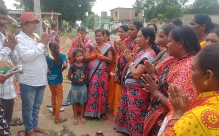 ମହିଳା ସଂକୀର୍ତ୍ତନ ମଣ୍ଡଳୀ ତରଫରୁ ମଲିକୁଦରେ ନୂଆଁଖାଇ ଜୁହାରୀ