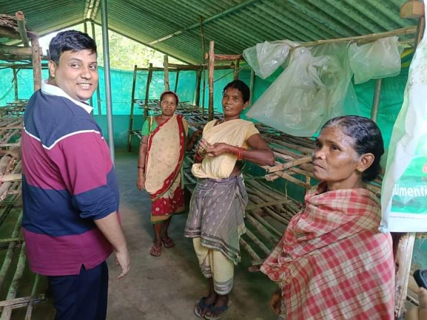 କନ୍ଧମାଳ ଜିଲ୍ଲା ପାଳ ଅମ୍ରିତ୍ ୠତୁରାଜ ଙ୍କ ଦୁର୍ଗମ ଅଞ୍ଚଳ ଗସ୍ତ ୧୦ ଦିନରେ ବୁଲିଲେଣି ୫୦ ଗାଁ