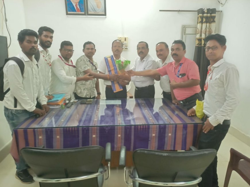 ଜିଲ୍ଲାପାଳ ଓ ଡି ଆଇ ପି ଆର୍ ଓ ଙ୍କୁ ସାମ୍ବାଦିକଙ୍କ ସୌଜନ୍ୟ ମୂଳକ ସାକ୍ଷାତ