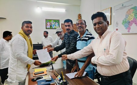 କଳାହାଣ୍ଡି ବେସରକାରୀ କଲେଜ ଶିକ୍ଷକ  ସଂଘ ପ୍ରତିନିଧି ଦଳ ର ସଦର ବିଧାୟକ ସାଗର ଦାସ ଙ୍କସହ ସାକ୍ଷାତ ଆଲୋଚନା :