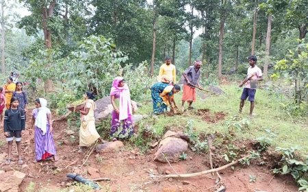 ବିଧାୟକ ଙ୍କ ପ୍ରତିଶୃତି ପାଣିର ଗାର!!!!!! ଚବିଶି ବର୍ଷ ଶାସନ କ୍ଷମତା ପରେ ବି ଅନେକ ଗାଁ କୁ ରାସ୍ତା ନାହଁ lନିଜ ଗାଁ ରାସ୍ତା ନିଜେ ମରାମତି କଲେ ଗ୍ରାମବାସୀ.....