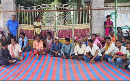 ଶୁଣିଲେନି ଜିଲ୍ଲାପାଳ, ପ୍ରତିବାଦରେ ପଞ୍ଚାୟତ ଅଫିସରେ ତାଲା ପକାଇ ଧାରଣାରେ ପଞ୍ଚାୟତବାସି