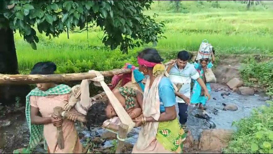 ନିଅଙ୍କୁଶ ୨୪ ବର୍ଷ ଶାସନ ରେ ରାସ୍ତା ନାହିଁ ,କୋଟଗଡ ଦୁର୍ଗାପଙ୍ଗା ମିଥ୍ୟା ବିଲ ର ସାଇଡ ଇଫେକ୍ଟ .......... ଖଟିଆ ରେ ବୁହା ହେଲେ ରୋଗୀ !!! ଝାଡା ବାନ୍ତି ରେ ୮ ମୃତ୍ୟୁ ଅଭିଯୋଗ l