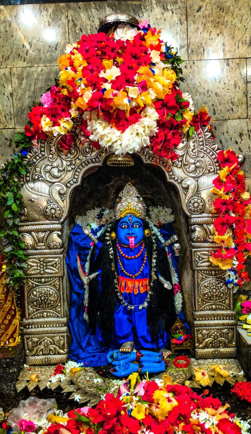 ତାରା ବେଶରେ ଦର୍ଶନ ଦେଲେ ମାଁ ସୁରେଶ୍ଵରୀ