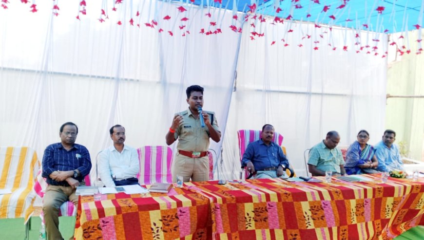 ନୂଆପଡା ଜିଲ୍ଲାପାଳଙ୍କ ଅଧ୍ୟକ୍ଷତାରେ ପ୍ରବାସୀ ଶ୍ରମିକ ସଚେତନତା ଶିବିର ଅନୁଷ୍ଠିତ l