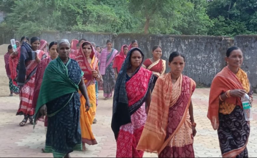 ଅଙ୍ଗନୱାଡି କର୍ମୀ ନିଯୁକ୍ତିରେ ଅନିୟମିତତା ଅଭିଯୋଗ କରି କଣ୍ଟାମାଳ ସିଡିପିଓ ଅଫିସରେ ତାଲାଦେଲେ ଉତ୍ୟକ୍ତ ମହିଳା ......