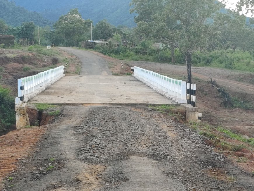 ପୋଲ କାର୍ଯ୍ୟ ନିମ୍ନ ମାନର ଅଭିଯୋଗ..... ମରାମତି ଦାବୀ