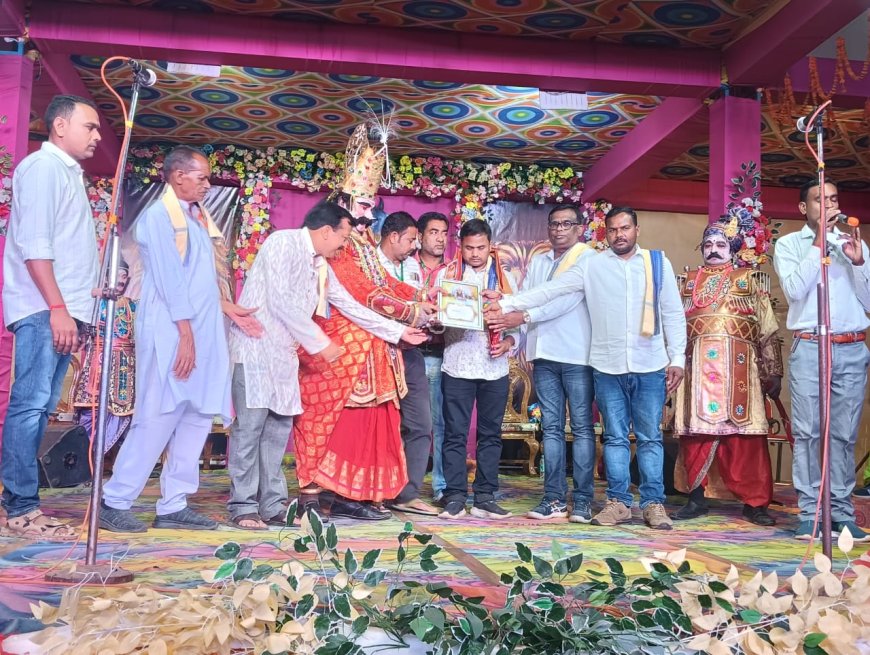 ପଲସାଗୋରା ମୁରାସୁର ଦରବାରର ଚତୁର୍ଥସନ୍ଧ୍ୟା । ମନ ମୋହିଲା ସାଂସ୍କୃତିକ କାର୍ଯ୍ୟକ୍ରମର ଘୁଵଖୁଡ଼ୁ ନାଚ ।