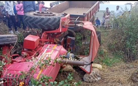 ଲକ୍ଷ୍ମୀ ବସ୍ କୁ ସାଇଡ ଦେବା ବେଳେ ଗୋଟିଏ ପାର୍ଶ୍ୱରେ ପିଟିଲା ଟ୍ରାକ୍ଟର।