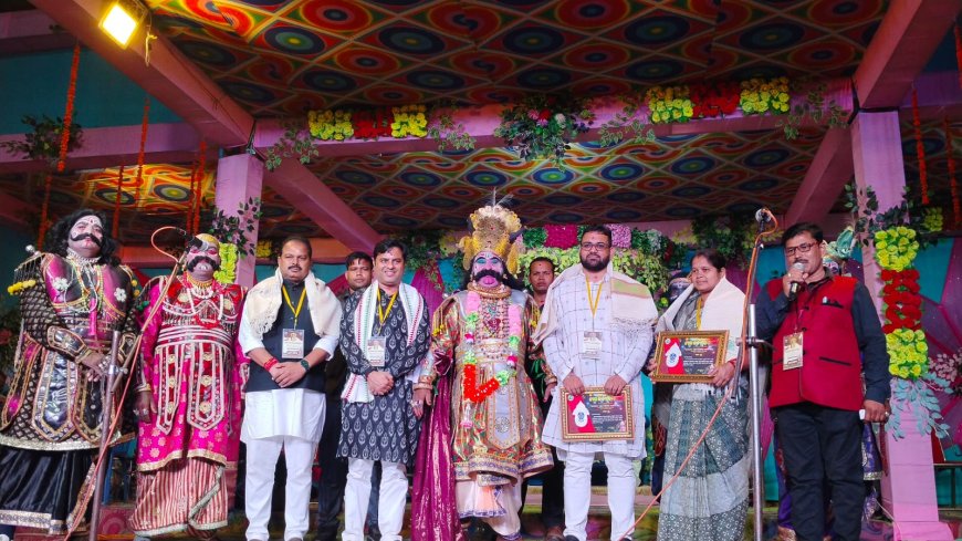 ୩୬ତମ କଲରାକୋଠା କାଳୀପୂଜା ଚତୁର୍ଥ ସଂଧ୍ୟାର ରାଜଦରବାରରେ ରାଜ ଅତିଥି ଭାବେ ଯୋଗ ଦେଲେ ସରକାରୀ ଦଳ ମୁଖ୍ୟ ସଚେତକ ସରୋଜ ପ୍ରଧାନ।