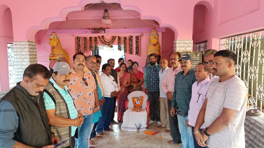 ସ୍ୱର୍ଗୀୟ ଅଶୋକ ହୋତା ଙ୍କ ଦ୍ଵାଦଶାହ କାର୍ଯ୍ଯ ରେ ଶ୍ରଦ୍ଧାଞ୍ଜଳୀ ସଭା*- *ଯୋଗ ଦେଲେ ପ୍ରମୁଖ ସ୍ବେଛାସେବୀ ସଂଗଠନ*-