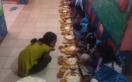 ଶିଶୁ ଙ୍କୁ ଭୋଜନ ରେ ଆପ୍ୟାୟିତ କରି ଡ଼ଃ ଅଭିଷେକ ଙ୍କୁ ଦିଆଗଲା ଶ୍ରଦ୍ଧାଞ୍ଜଳୀ