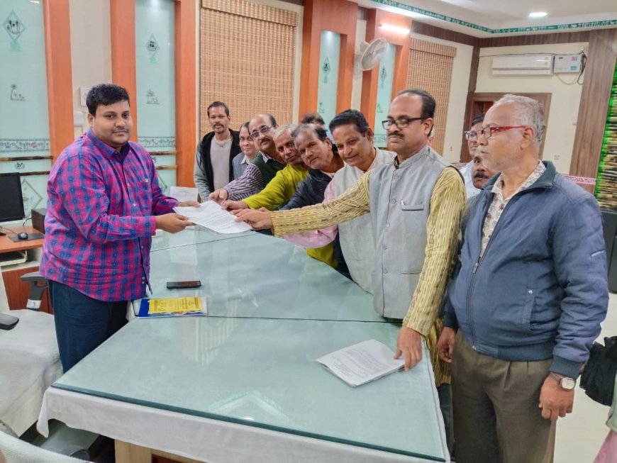 ଫୁଲବାଣୀକୁ ରେଳପଥ ସଂଯୋଗ ଦାବିରେ ପ୍ରଧାନମନ୍ତ୍ରୀଙ୍କୁ ଜିଲାପାଳଙ୍କ ଜରିଆରେ ଦାବୀପତ୍ର ପ୍ରଦାନ।