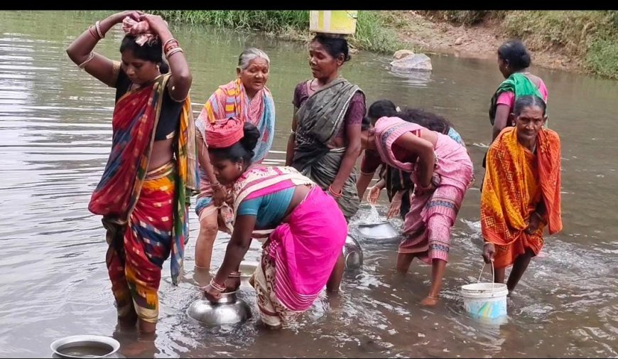 ଶିକ୍ଷକ ଙ୍କ ଦାଦାଗିରି........ ସରକାରୀ କୂଅକୁ ଅକ୍ତିଆର, ଦୁର୍ଦଶା ଭୋଗୁଛନ୍ତି ଗ୍ରାମବାସୀ