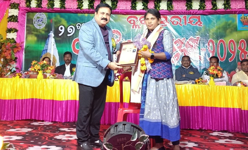 ବ୍ଲକ ସ୍ତରୀୟ କଳାହାଣ୍ଡି ଉତ୍ସବ ଉଦଯାପିତ ......ସ୍ଥାନୀୟ କଳାକାର ଙ୍କ ନାଚରେ ଦୁଲୁକିଲା ମଞ୍ଚ