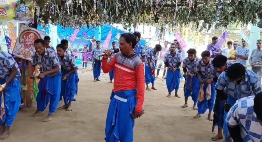 ବାରଖମା ଧବଳେଶ୍ୱର ପୀଠ ରେ ବିଶ୍ୱଶାନ୍ତି ଅଷ୍ଟ ପ୍ରହର ନାମଯଜ୍ଞ ଅନୁଷ୍ଠିତ ଦଶ ହଜାର ଭକ୍ତ ଶ୍ରଦ୍ଧାଳୁ ଙ୍କ ସମାଗମ
