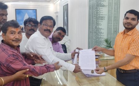 ଆମପାଣି ପଞ୍ଚାୟତକୁ ବ୍ଳକ ଘୋଷଣା ଦାବିରେ ଜିଲ୍ଲାପାଳଙ୍କୁ ଦାବିପତ୍ର ପ୍ରଦାନ