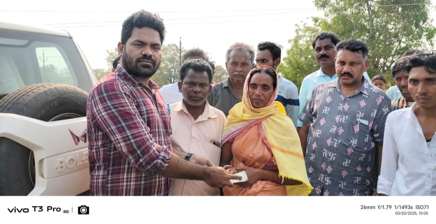 ଅଜଣା ଅଟୋ ଧକ୍କା ରେ ମହିଳା ମୃତ, ସ୍ୱାମୀ ଓ ଶିଶୁ ଗୁରୁତର,କ୍ଷତିପୂରଣ ଦାବି ରେ ରାସ୍ତା ଅବରୋଧ,ପୁଲିସ ର ତଦନ୍ତ ଜାରି