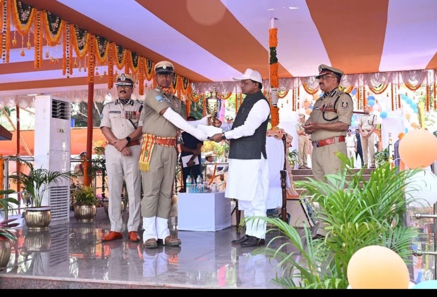କନ୍ଧମାଳ ର ଗର୍ବ ଓ ଗୌରବ ଅଜୟ, ସବ ଇନିସପେକ୍ଟର ଟ୍ରେନିଂ ରେ ଶ୍ରେଷ୍ଠ କ୍ୟାଡର ଭାବେ ରାଜ୍ୟପାଳ ପଦକ ପ୍ରାପ୍ତ