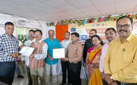 ନୂଆପଡା ଜିଲ୍ଲା ସ୍ତରୀୟ ଓଡ଼ିଆ ପକ୍ଷ ପାଳନ  ଉପଲକ୍ଷେ ବରପୁତ୍ର ମାନଙ୍କ ଉପରେ ଆଲୋଚନା ଚକ୍ର ଓ କବିତା ପାଠୋତ୍ସବ ।