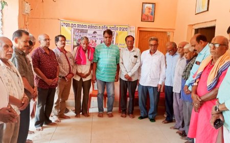 ଆତଙ୍କବାଦୀ ଆକ୍ରମଣରେ ପ୍ରାଣ ହରାଇଥିବା ପର୍ଯ୍ୟଟକଙ୍କ ପାଇଁ ଶ୍ରଦ୍ଧାଞ୍ଜଳି ଦେଲେ ବରିଷ୍ଠ ନାଗରିକ :
