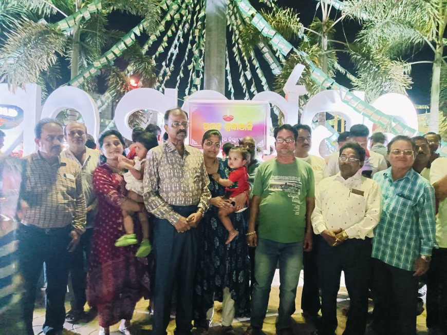 ଭାରତୀୟ ପର୍ଯ୍ୟଟକଙ୍କ ମୃତ୍ୟୁ ଘଟଣାରେ ସୁବର୍ଣ୍ଣପୁର ଜିଲ୍ଲା ରେ ସାମୁହିକ ଶ୍ରଦ୍ଧାଞ୍ଜଳି :