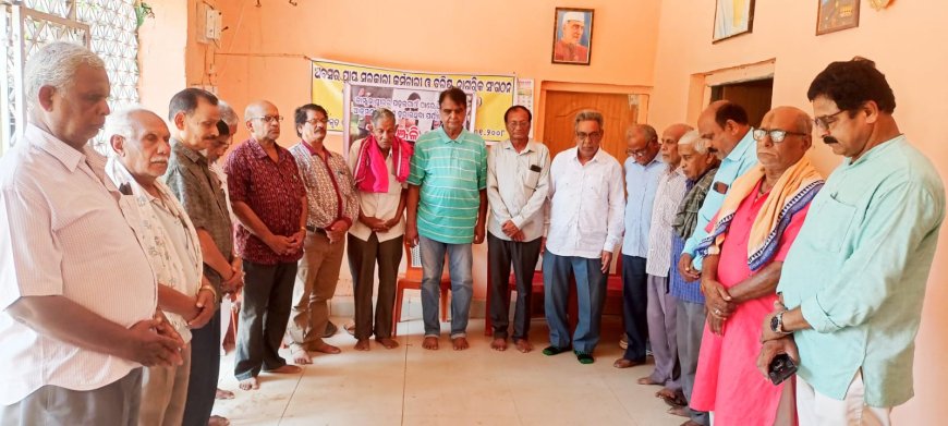 ଆତଙ୍କବାଦୀ ଆକ୍ରମଣରେ ପ୍ରାଣ ହରାଇଥିବା ପର୍ଯ୍ୟଟକଙ୍କ ପାଇଁ ଶ୍ରଦ୍ଧାଞ୍ଜଳି ଦେଲେ ବରିଷ୍ଠ ନାଗରିକ :
