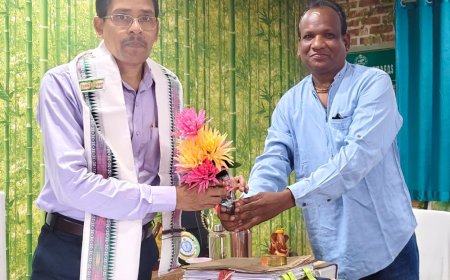 ବାଲିଗୁଡା ବନଖଣ୍ଡ ଅଧିକାରୀ ଙ୍କୁ ସୌଜନ୍ୟ ମୂଳକ ସାକ୍ଷାତ କଲେ ବରିଷ୍ଠ ସାମ୍ୱାଦିକ ପ୍ରମୋଦ