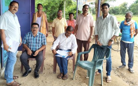 ଖବର ପ୍ରକାଶ ପରେ ଗାଁ କୁ ଯାଇ ତଦନ୍ତ କଲେ ବ୍ଲକ ଶିକ୍ଷା ଅଧିକାରୀ