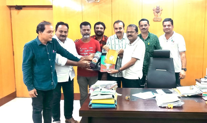 ଜିଲ୍ଲାପାଳ ଙ୍କୁ ଭେଟିଲେ ଓ ଜିଲ୍ଲା ର ବିଭିନ୍ନ ସମସ୍ୟା ଜଣାଇଲେ ଓଡ଼ିଶା ସାମ୍ୱାଦିକ ସଂଘ