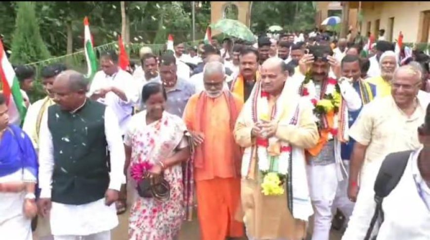 ସଂସ୍କୃତ କନ୍ୟାଶ୍ରମ ଗସ୍ତ କରିଛନ୍ତି ନବ ନିର୍ବାଚିତ ବିଜେପି ରାଜ୍ୟ ସଭାପତି ମନମୋହନ ସାମଲ
