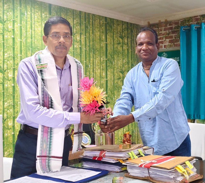 ବାଲିଗୁଡା ବନଖଣ୍ଡ ଅଧିକାରୀ ଙ୍କୁ ସୌଜନ୍ୟ ମୂଳକ ସାକ୍ଷାତ କଲେ ବରିଷ୍ଠ ସାମ୍ୱାଦିକ ପ୍ରମୋଦ