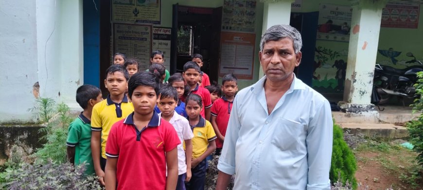 ସ୍କୁଲ ଛାତରୁ ପାଣି ଗଳୁଛି l ପ୍ରଶାସନ ର ନିଘା ନାହିଁ