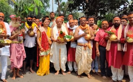 ସଇଁତଲାରେ ସାର୍ଵଜନୀନ ନବରାତ୍ର ଦୁର୍ଗାପୂଜା ଉପଲକ୍ଷେ କଳସ ଶୋଭାଯାତ୍ରା