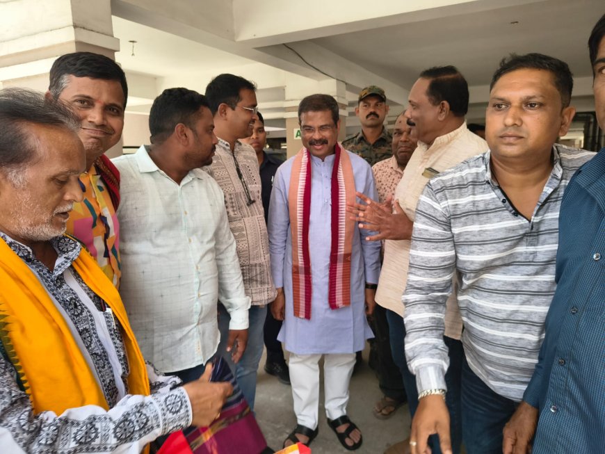 ମେଣ୍ଡାକୁ ବ୍ଲକ ଦାବୀ ଜୋର ଧରୁଛି  କେନ୍ଦ୍ରମନ୍ତ୍ରୀ ଓ ପଂଚାୟତୀ ରାଜ ମନ୍ତ୍ରୀଙ୍କୁ ଦାବିପତ୍ର ଦେଲେ ପ୍ରତିନିଧିମଣ୍ଡଳୀ