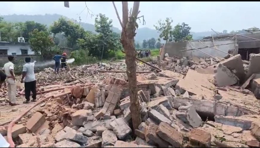 *ବୌଦ୍ଧ ଜିଲ୍ଲା ଜିଆଁକଟା ଗ୍ରାମ ନିକଟରେ ବାଣ ଗୋଦାମରେ ଅଗ୍ନିକାଣ୍ଡ*-, *ଜଣେ ମୃତ ୭ ଗୁରୁତର* - *ଏସପି ଘଟଣା ସ୍ଥଳ ପରିଦର୍ଶନ କରି ତଦନ୍ତ କରିଛନ୍ତି