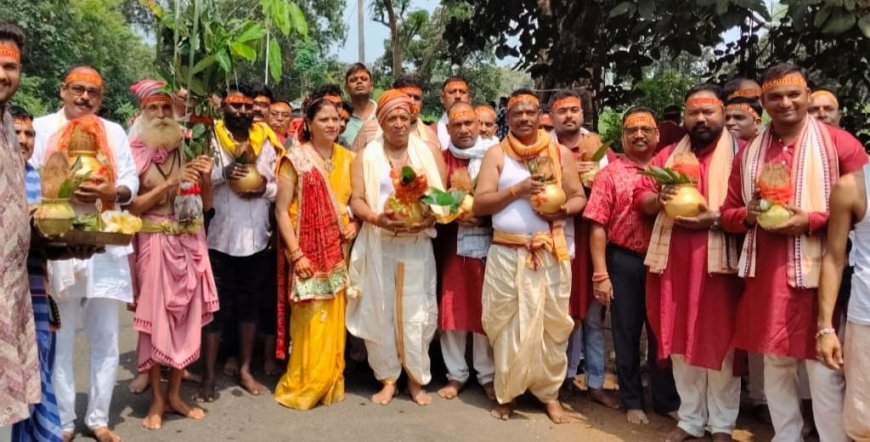 ସଇଁତଲାରେ ସାର୍ଵଜନୀନ ନବରାତ୍ର ଦୁର୍ଗାପୂଜା ଉପଲକ୍ଷେ କଳସ ଶୋଭାଯାତ୍ରା