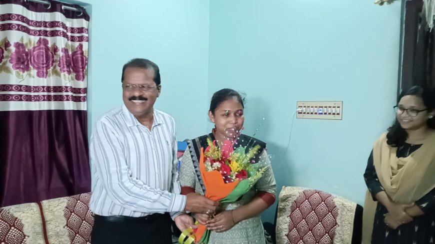 ଓ ଏ ଏସ ପରୀକ୍ଷା ରେ କୃତକାର୍ଯ୍ୟ ହେଲେ ସୋନପୁର ର ଦିବ୍ୟାଙ୍ଗ ଝିଅ