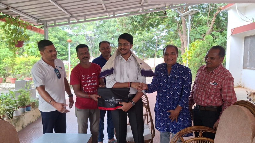 ଜିଲ୍ଲାପାଳ ଙ୍କ ସୁପୁତ୍ର ଓ ଏ ଏସ ସୌମ୍ୟକାନ୍ତ ଙ୍କୁ ଓଡ଼ିଶା ସାମ୍ବାଦିକ ସଂଘ ପକ୍ଷରୁ ସମ୍ବର୍ଦ୍ଧନା*-