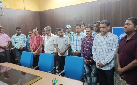 ସୋନପୁର ର ପୌର ପରିଷଦ ର ପ୍ରାକ୍ତନ କାର୍ଯ୍ଯ ନିର୍ବାହୀ ଅଧିକାରୀ ଙ୍କ ପରଲୋକ........ପୌର ପରିଷଦ ପକ୍ଷରୁ ଶୋକ ପାଳନ........ଶୋକ ପ୍ରକାଶ କଲେ ଜିଲ୍ଲାପାଳ