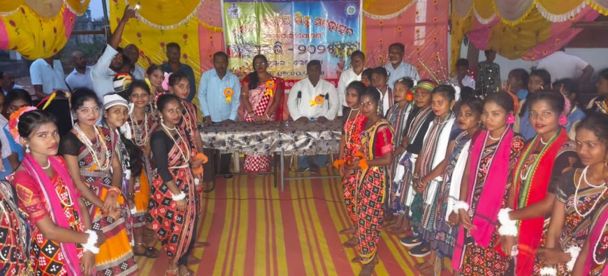 ରେଗଡା କ୍ଲସ୍ଟରେ ସୁରଭି କାର୍ଯ୍ୟକ୍ରମ.... ପ୍ରତିଭା ଦେଖାଇଲେ ଛାତ୍ର ଛାତ୍ରୀ