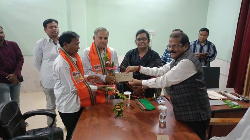 ଶିକ୍ଷା ବିଭାଗ ପକ୍ଷରୁ ପେନସନ ବିଦାୟ ସମାରୋହ.....ଅବସର ଜୀବନ ଟା ବାର୍ଦ୍ଧକ୍ୟ ନୁହେଁ ବୋଲି ସଂକଳ୍ପ ନେଲେ ଜୀବନ ଟା ସୁନ୍ଦର ହୋଇଯିବ........ଜିଲ୍ଲାପାଳ