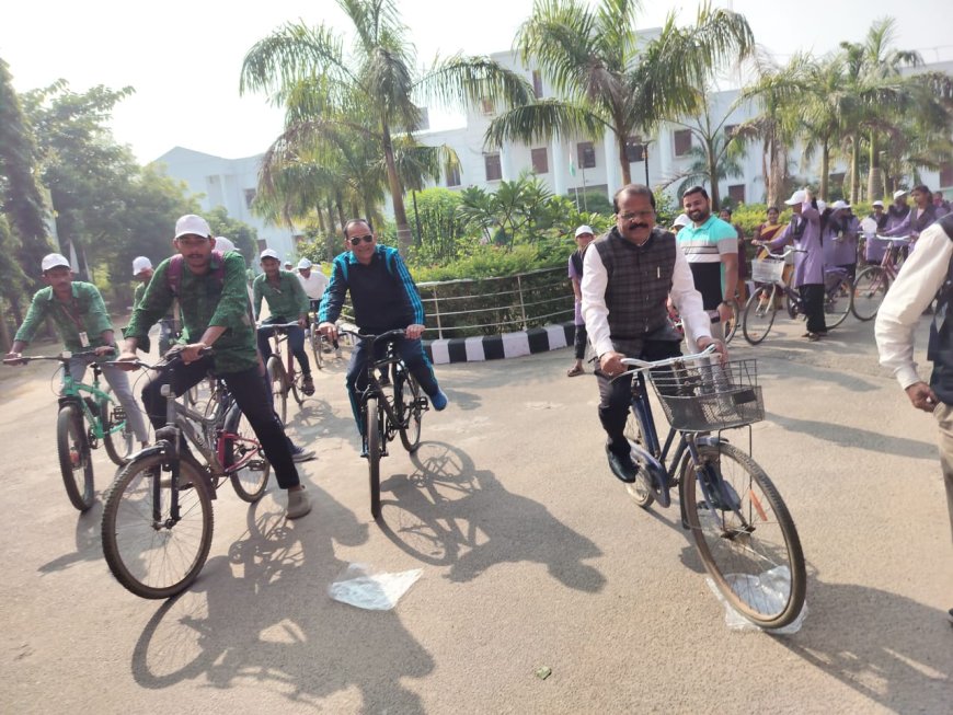 ରାଷ୍ଟ୍ରୀୟ ପୋଷ୍ୟ ସନ୍ତାନ ଗ୍ରହଣ ସଚେତନତା ରାଲି ଅନୁଷ୍ଠିତ...... ସାଇକେଲ ରାଲି ରେ  ସାମିଲ ହେଲେ ଜିଲ୍ଲାପାଳ