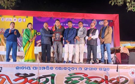 ପଏଁରୀ ତିହାର ର ଦ୍ଵିତୀୟ ସଂଧ୍ୟାରେ ଜାମୁ ଡାଲି ଗୀତ ରେ ଝୁମିଲେ ଦର୍ଶକ*- *ସମ୍ୱର୍ଦ୍ଧିତ ହେଲେ ଶିକ୍ଷାବିଦ ଲାଲ୍ ବାବୁ ସେଠି*-