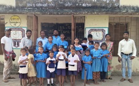 କାର୍ଣିଖୁଣ୍ଟି ଠାରେ ପୋଷାକ ବିତରଣ ଉତ୍ସବ