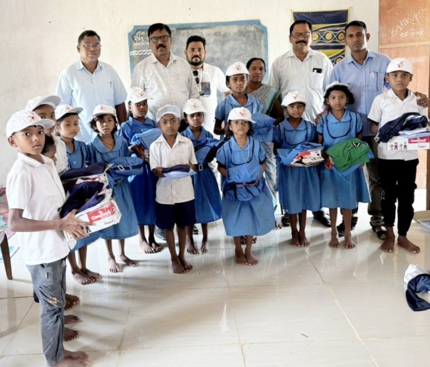 ବତିକୁପା ଠାରେ ପୋଷାକ ବିତରଣ ଉତ୍ସବ