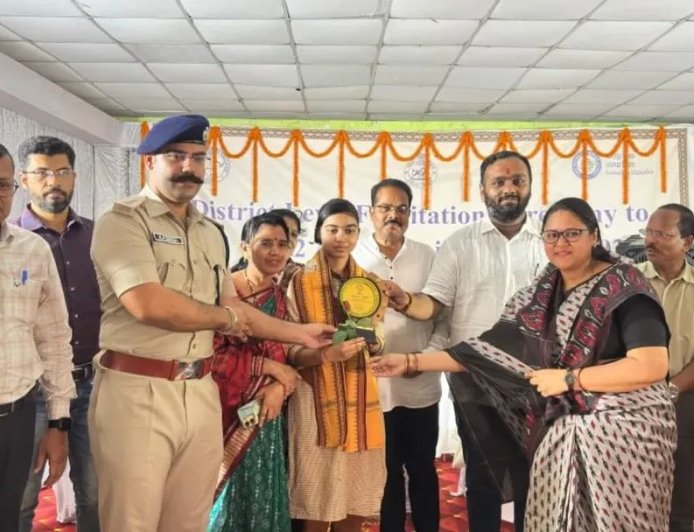 ଏ-୧ ଓ ଏ-୨ ଗ୍ରେଡ ଓ ଜିଲ୍ଲା ଟପ୍ପରଙ୍କୁ ଜିଲ୍ଲା ସ୍ତରୀୟ ସମ୍ବର୍ଦ୍ଧନା